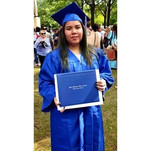 Meet your Posher, Damaris